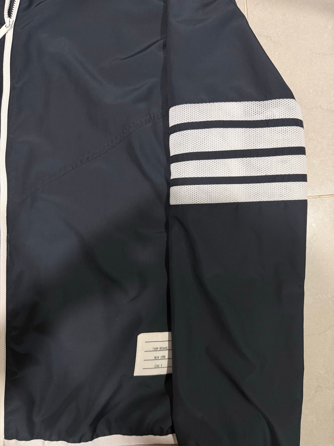 [당일출고,3사이즈] 톰브라운 립스탑 바람막이 풀박스 상품이미지3