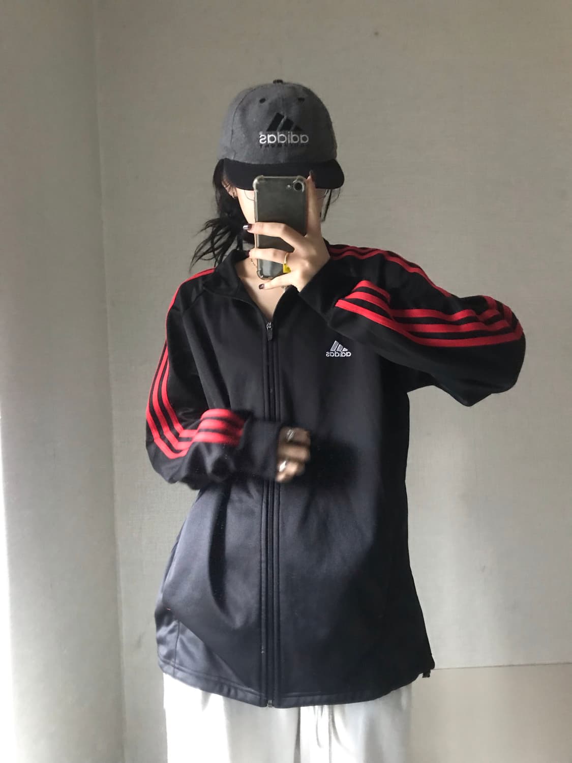 아디다스 블랙 레드 져지 상품이미지1