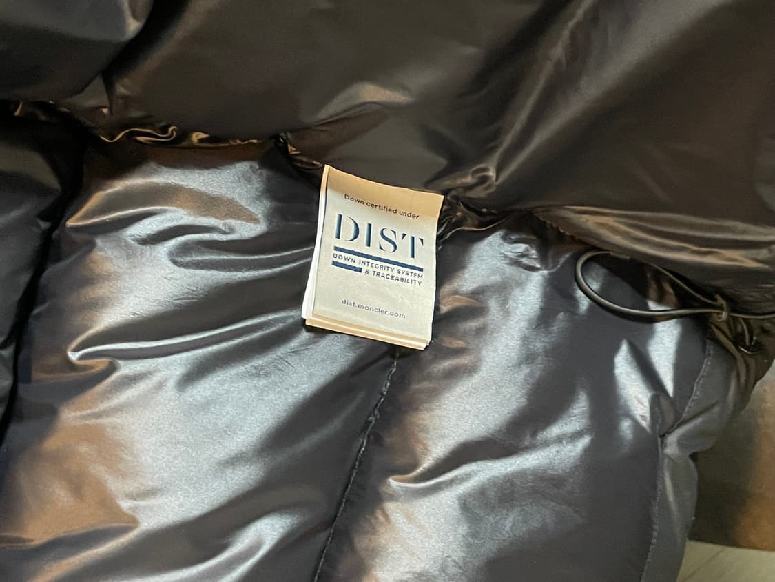 몽클레어 마데이라 패딩 팝니다! 정가 378만원 상품이미지6