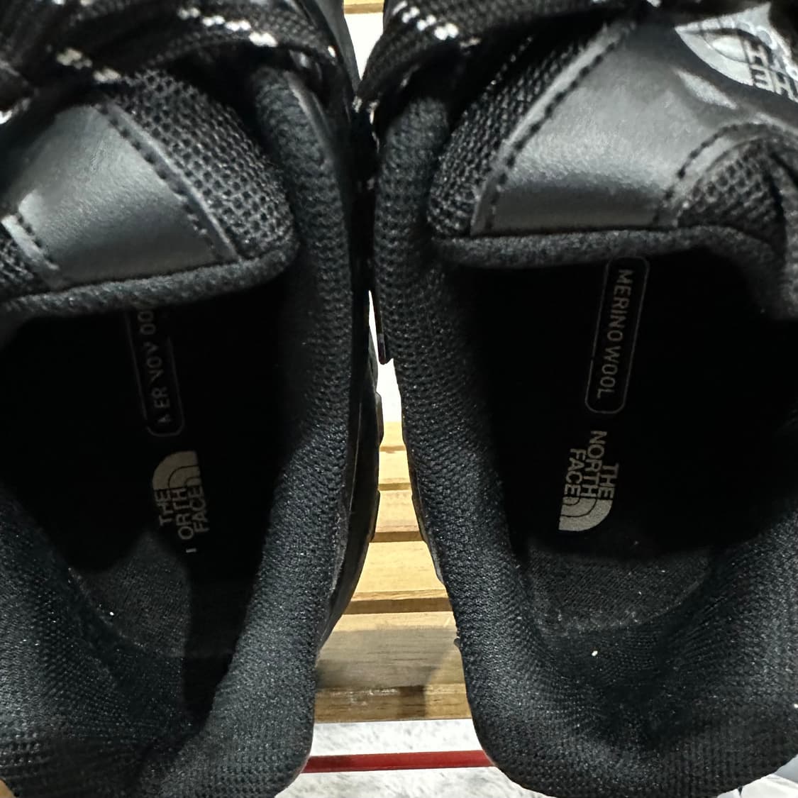 260) 노스페이스 스니커즈 남성 남지 트레킹화 헥사 V2 블랙 상품이미지8