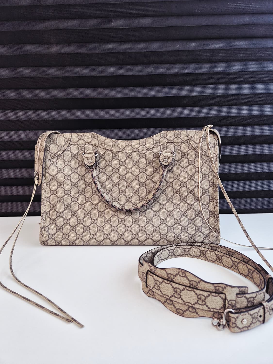 구찌 x 발렌시아가 프로젝트 해커백 (풀구성 상태최상) 상품이미지3