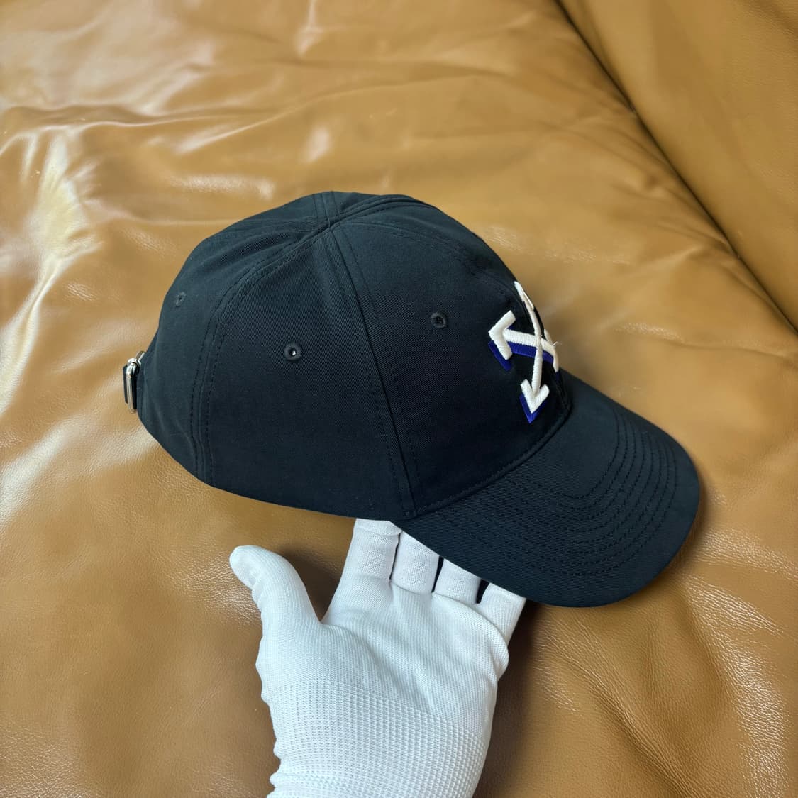 오프화이트 6패널 볼캡 모자 애로우 블랙 상품이미지3