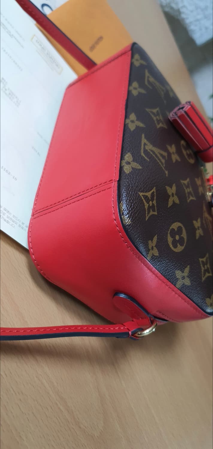 루이비통 생통주  크로스백/카메라백 새상품급 정품(영수증O) 상품이미지8