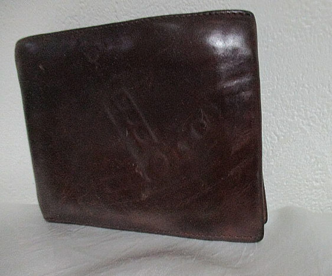 비비안 웨스트우드 소가죽 로고 형압 지갑 상품이미지3