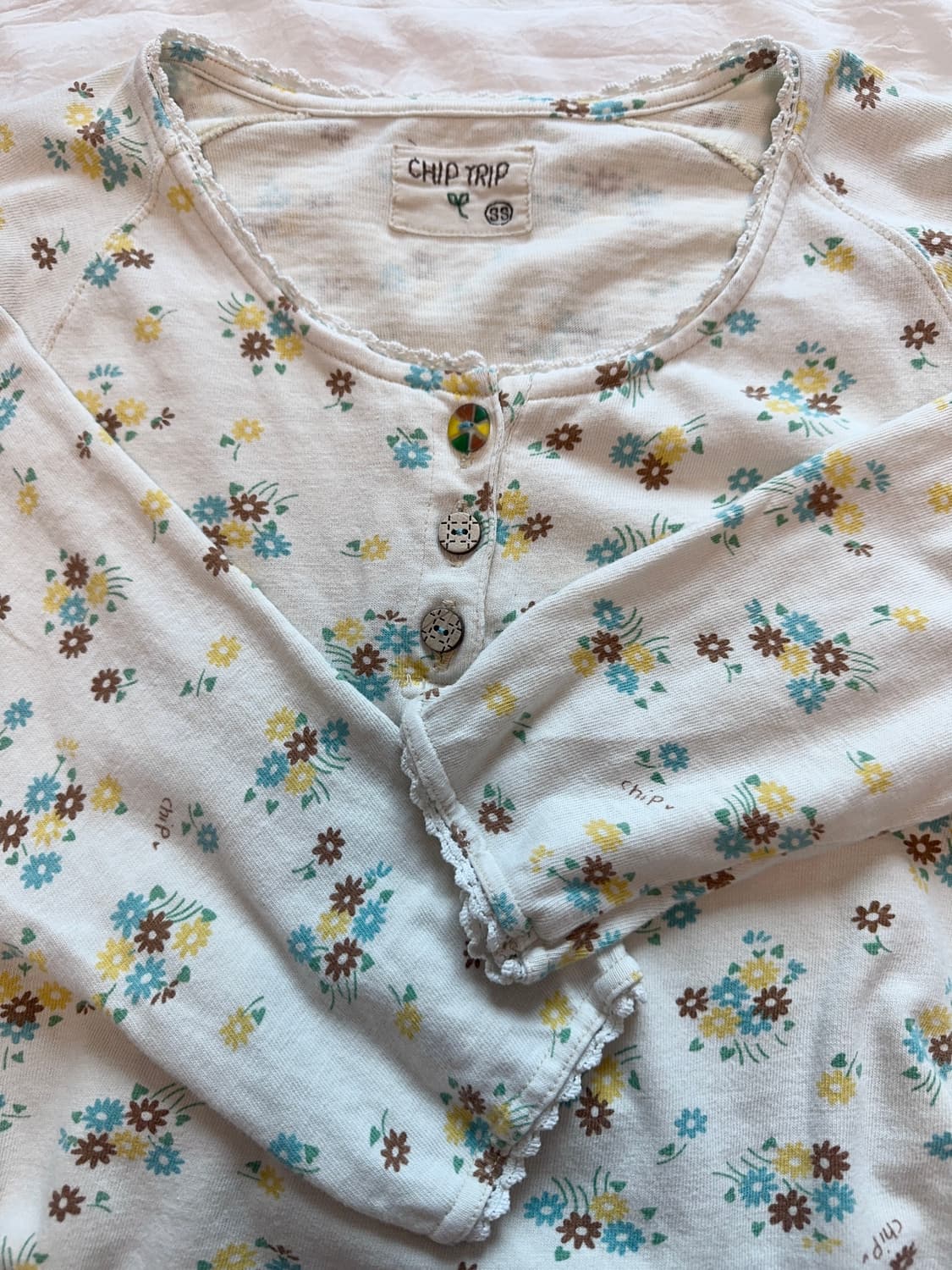 모리걸 레이스 우드단추 플라워 티셔츠 (7부) 상품이미지2