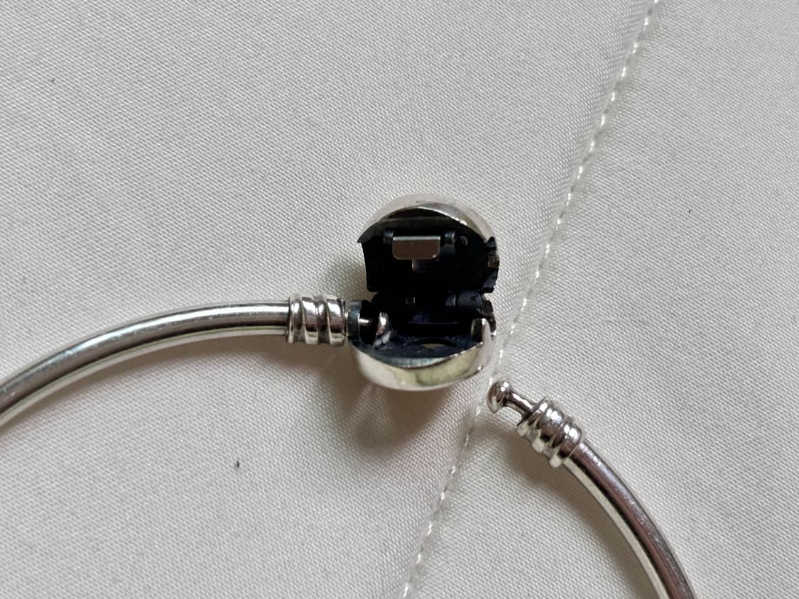 판도라 마더오브펄 하트 클라습 브레이슬릿 뱅글 팔찌 상품이미지4