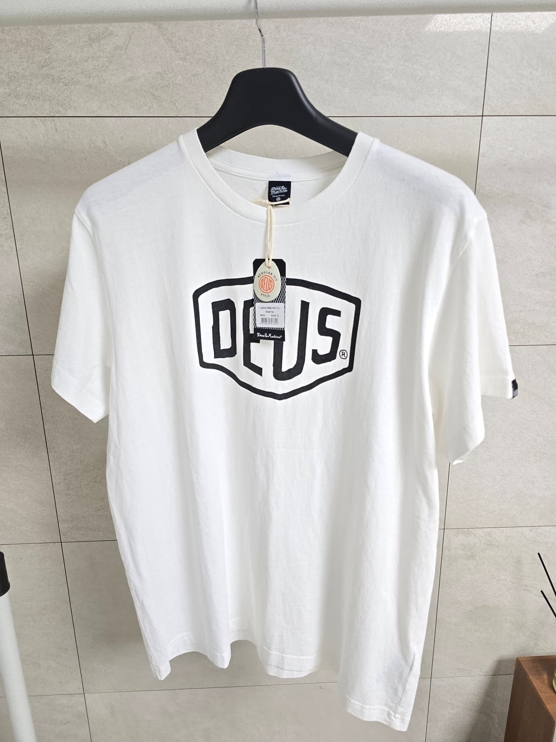 데우스 반팔 XL 새상품 상품이미지2