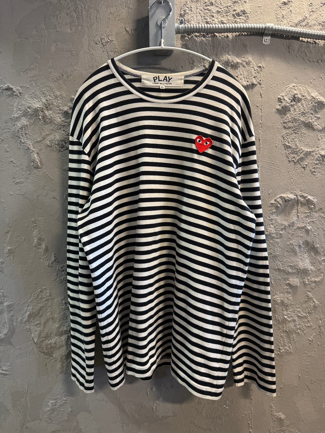 꼼데가르송 플레이 스트라이프 하트 와펜 롱슬리브 티셔츠 블랙 XL 상품이미지1