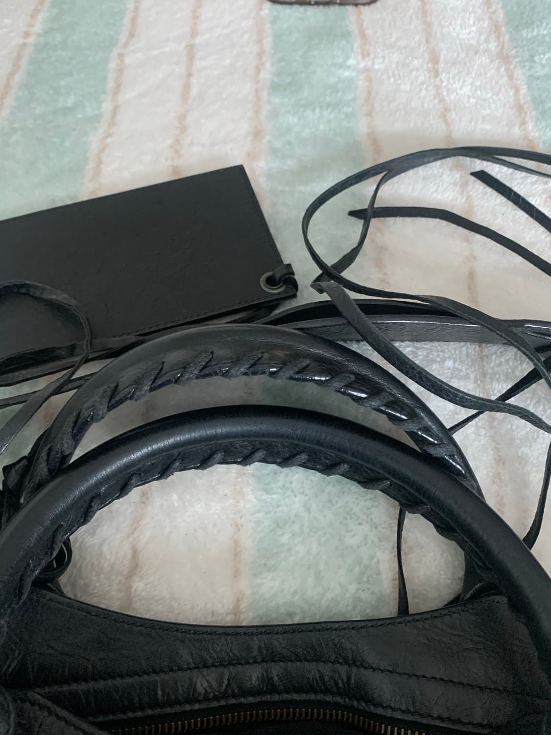 발렌시아가 시티백 모터백 미듐 정품 블랙  상품이미지10