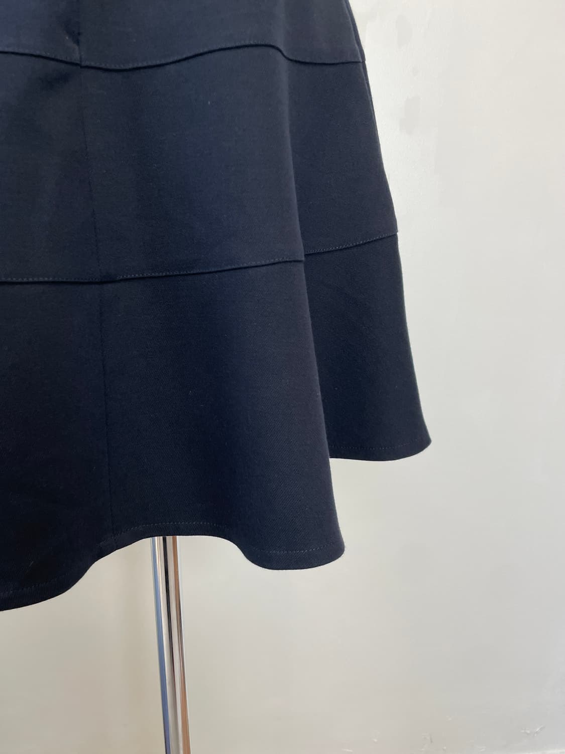 끌로에 네이비 스커트  J03861 상품이미지4