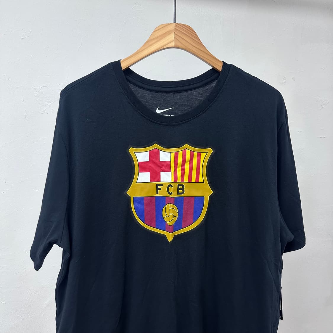 (새상품) 나이키 FC바르셀로나 블랙 반팔 티셔츠 XL사이즈 상품이미지2