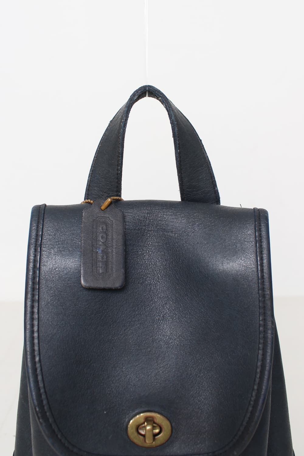 COACH Glove-Tanned Leather 상품이미지3