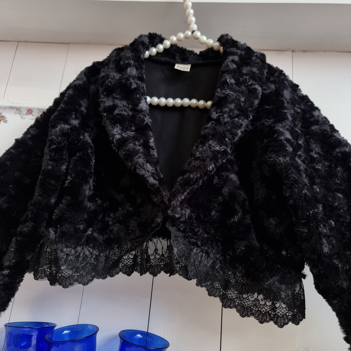 악세즈팜므(axes femme) 블랙 로즈 퍼 볼레로 상품이미지4