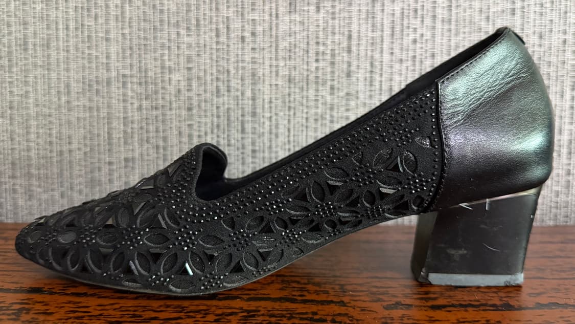 블랙 큐빅 장식 꽃무늬 포인티드 펌프스 구두 230 굽높이 4.5cm 상품이미지3