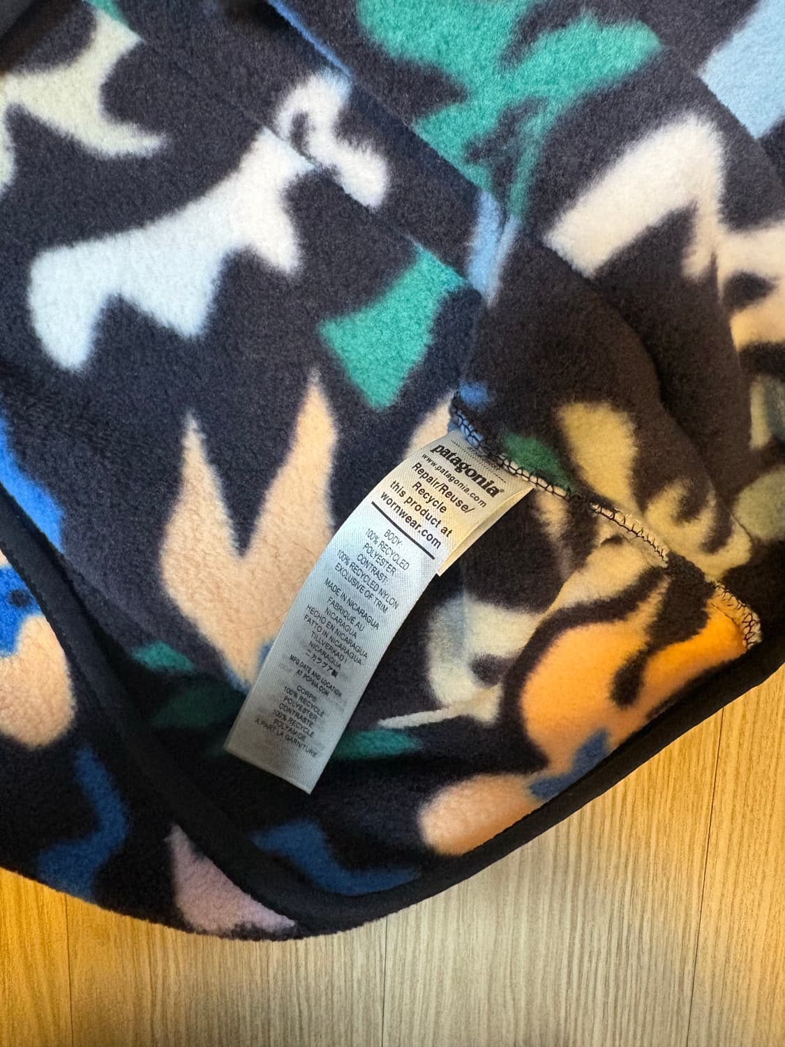 파타고니아 라이트웨이트 신칠라 26ss제품 칼레이도블랙 XL 팝니다 상품이미지3