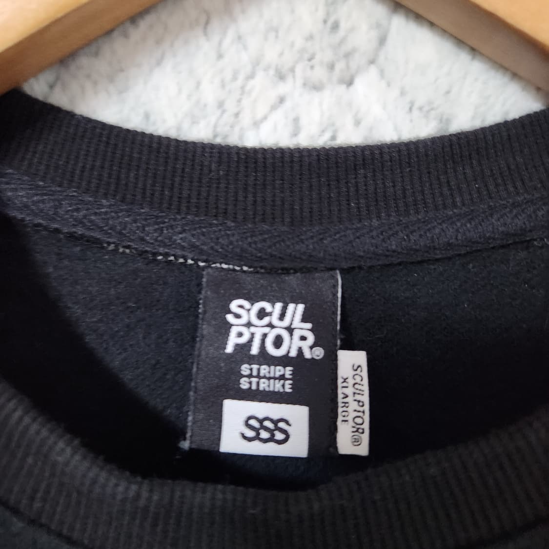 J184 [XL] 스컬프터 Sculptor 스트라이프 맨투맨
 상품이미지2