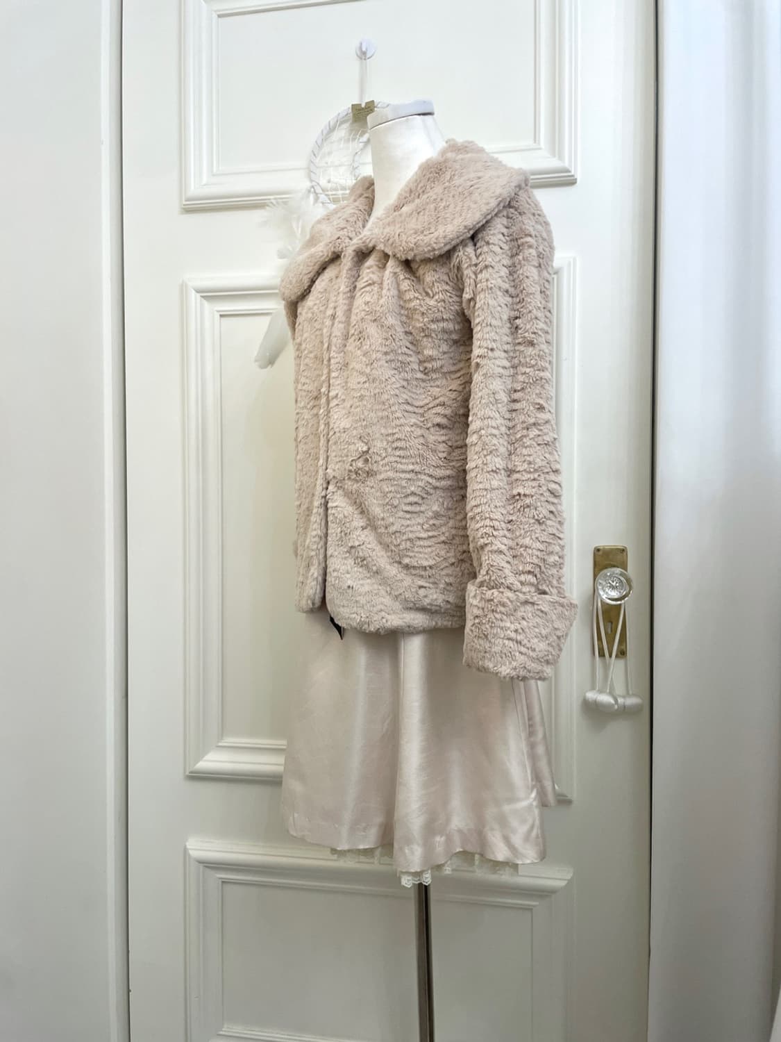 BARBIE beige big collar 3hook fur jacket 상품이미지3