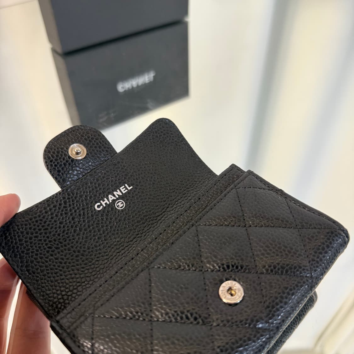 [정품] 샤넬 클래식 카드 홀더 그레인드 카프스킨 & 실버 메탈 블랙 상품이미지7