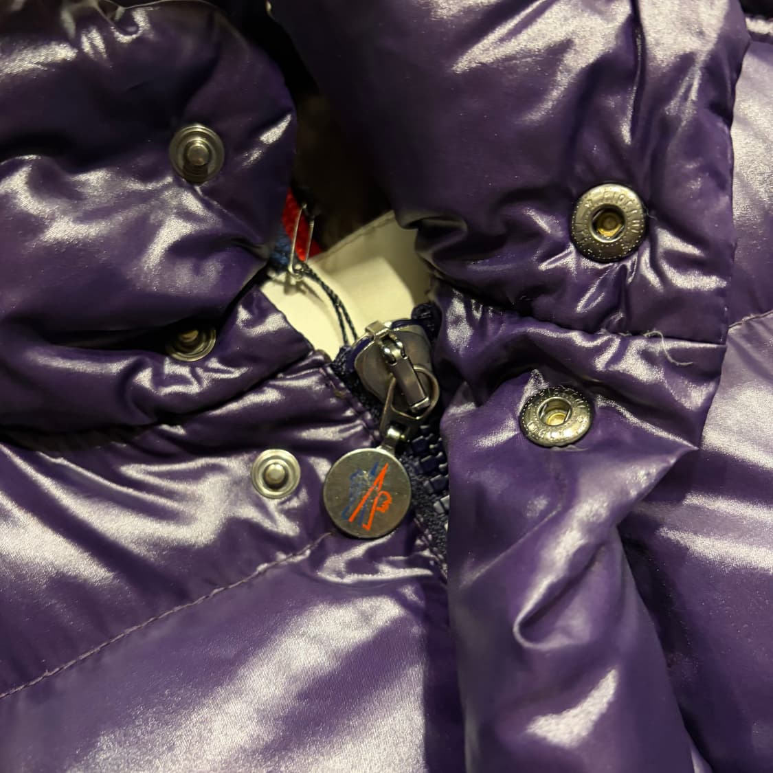 [2] 몽클레어 유광 퍼플 다운 패딩 자켓 D123 상품이미지5