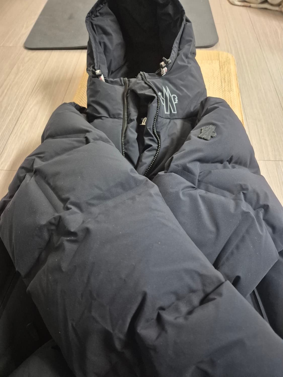 몽클레어 아르세사즈 숏 패딩 3사이즈 상품이미지4