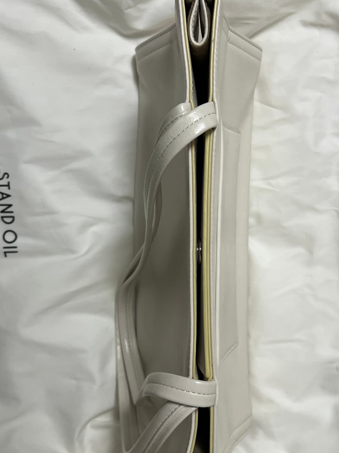 스탠드오일 오블롱 백 크림 상품이미지5