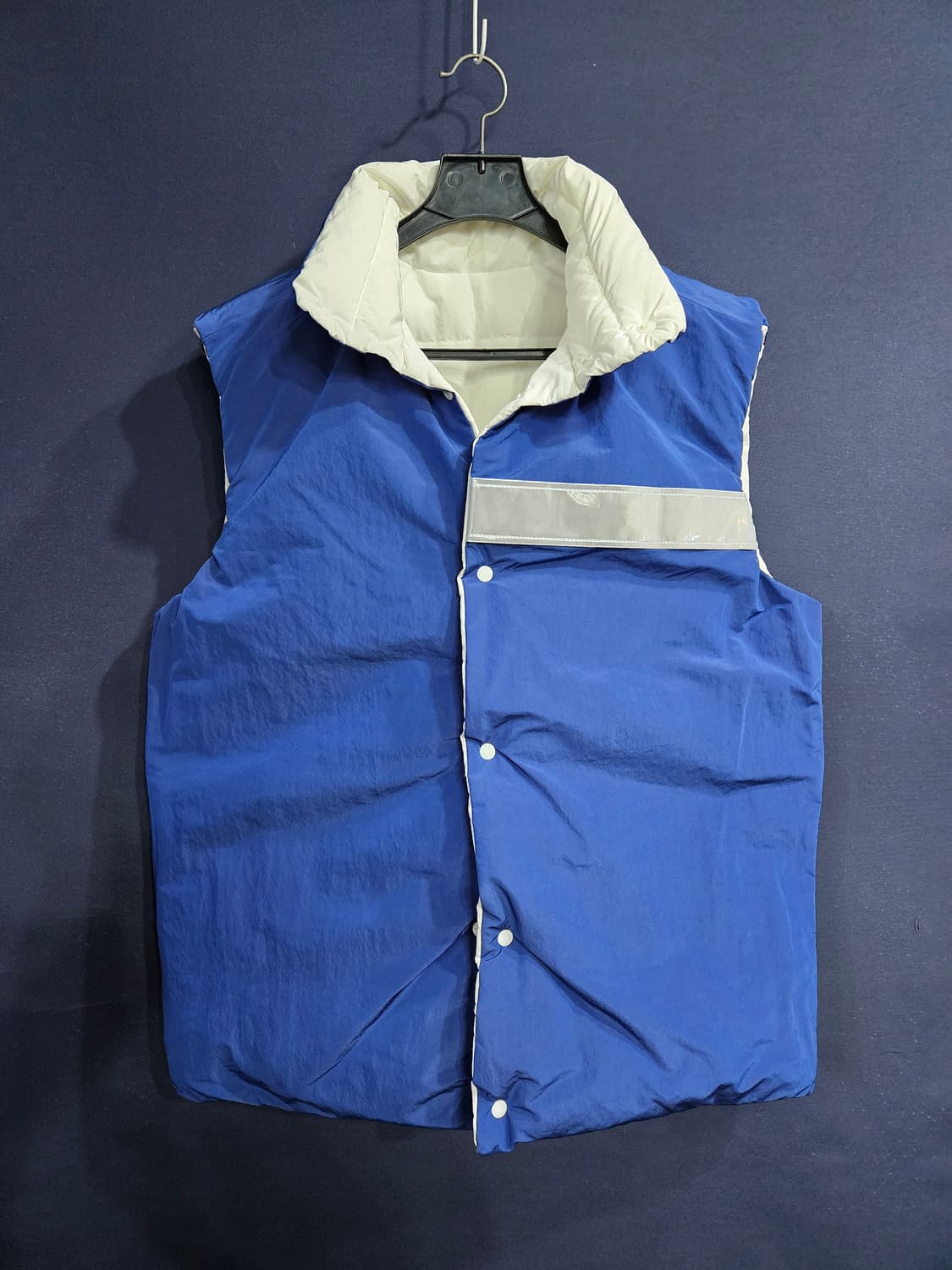 아크메드라비 화이트&블루 남성 100~105 리버시블 베스트 패딩  상품이미지3