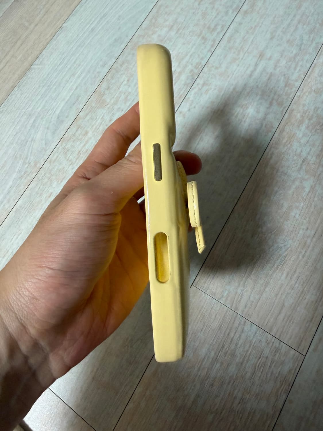 어반소피스티케이션 17프로 케이스 판매 상품이미지3