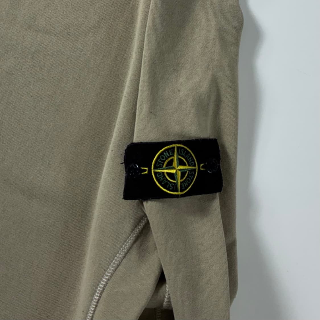 Stone island  스톤 아일랜드 코튼 올리브그린 맨투맨  상품이미지3