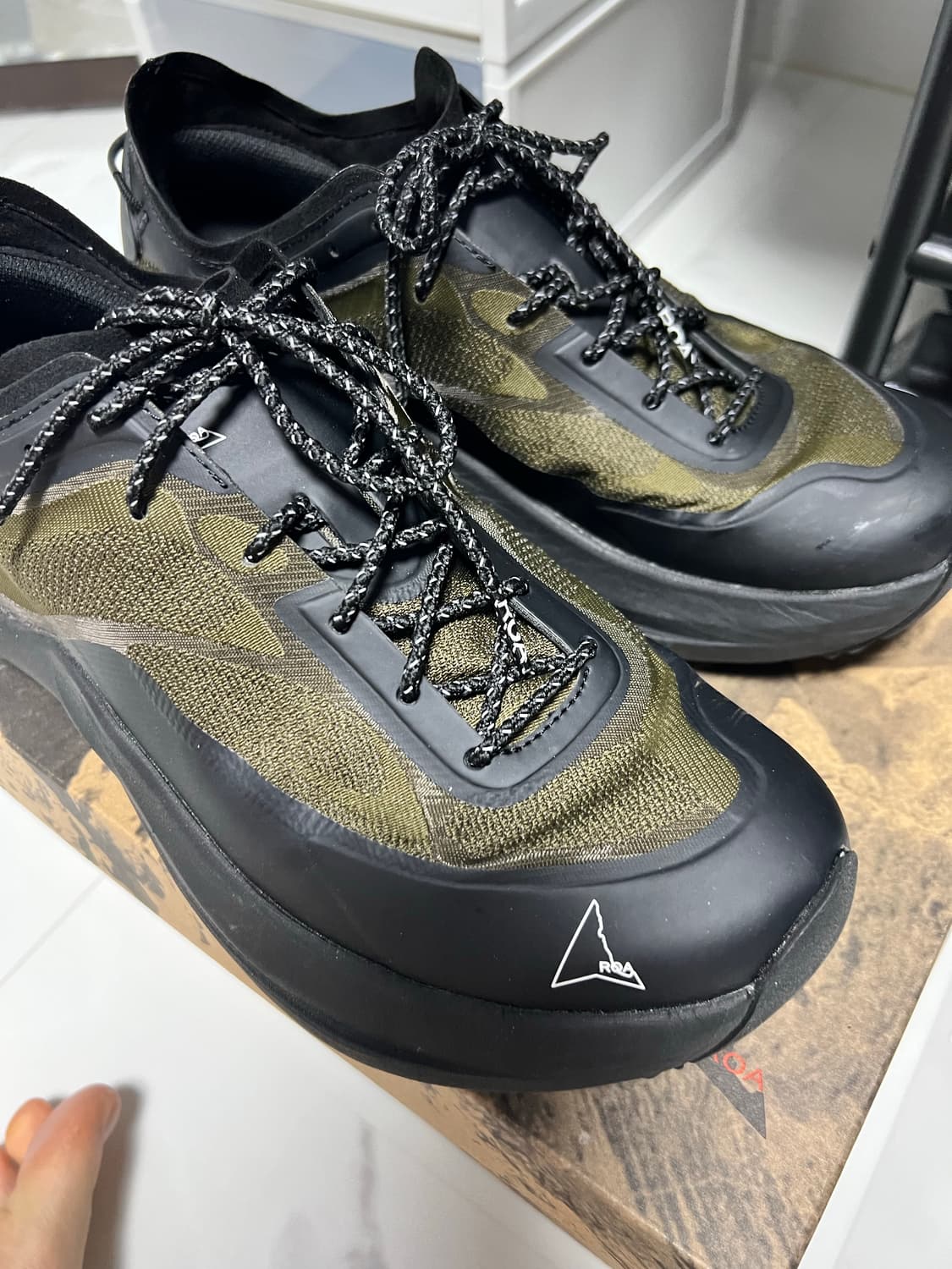 ROA 로아 셀라 올리브 블랙 42사이 상품이미지1