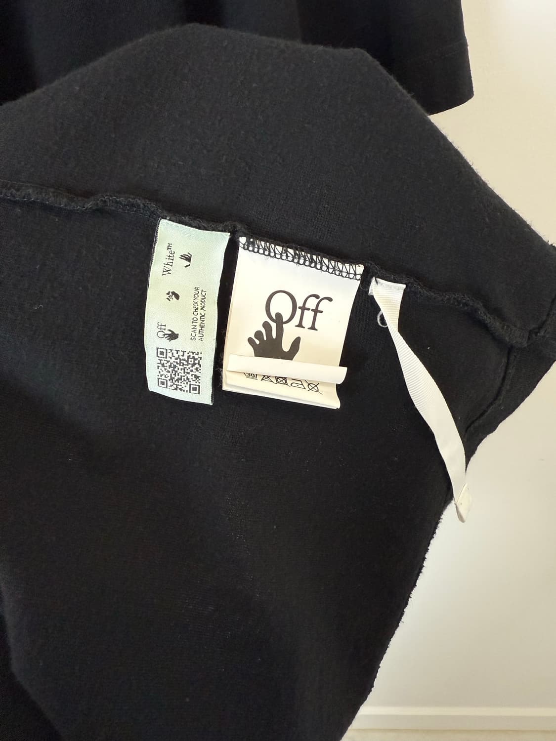 오프화이트 백프린팅 반팔티 블랙 상품이미지4