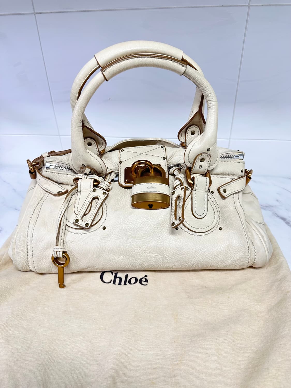 ❌거래중[A 정품] 끌로에 패딩턴백 아이보리 금장 상품이미지7