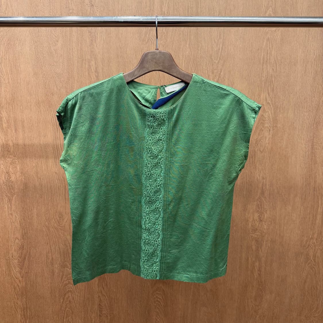 버버리 슬리브리스 프론트 블라우스 레이스 패널 디테일 루즈핏 그린 상품이미지2