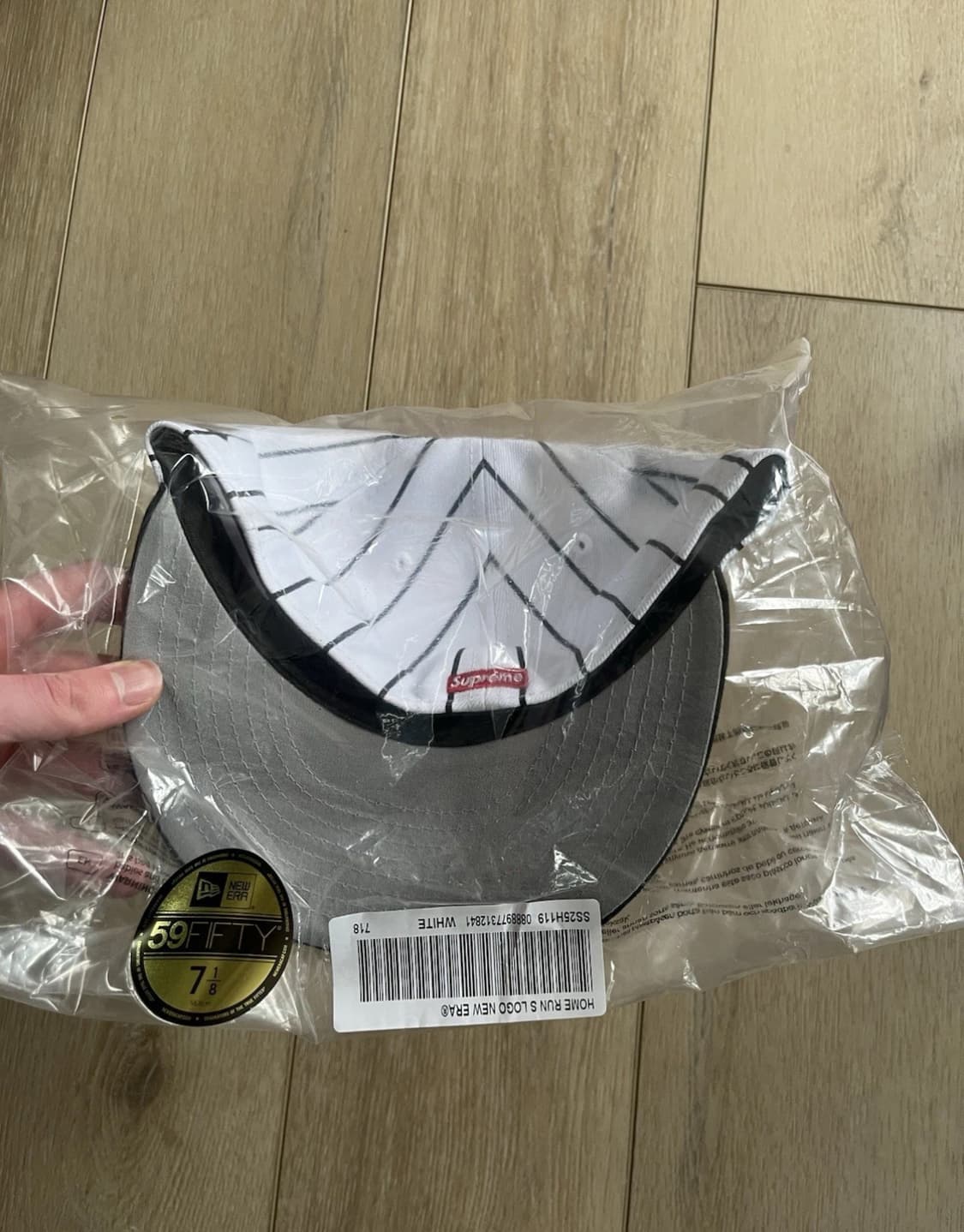 슈프림 x 홈런 S 로고 뉴에라 스트라이프 캡 상품이미지2