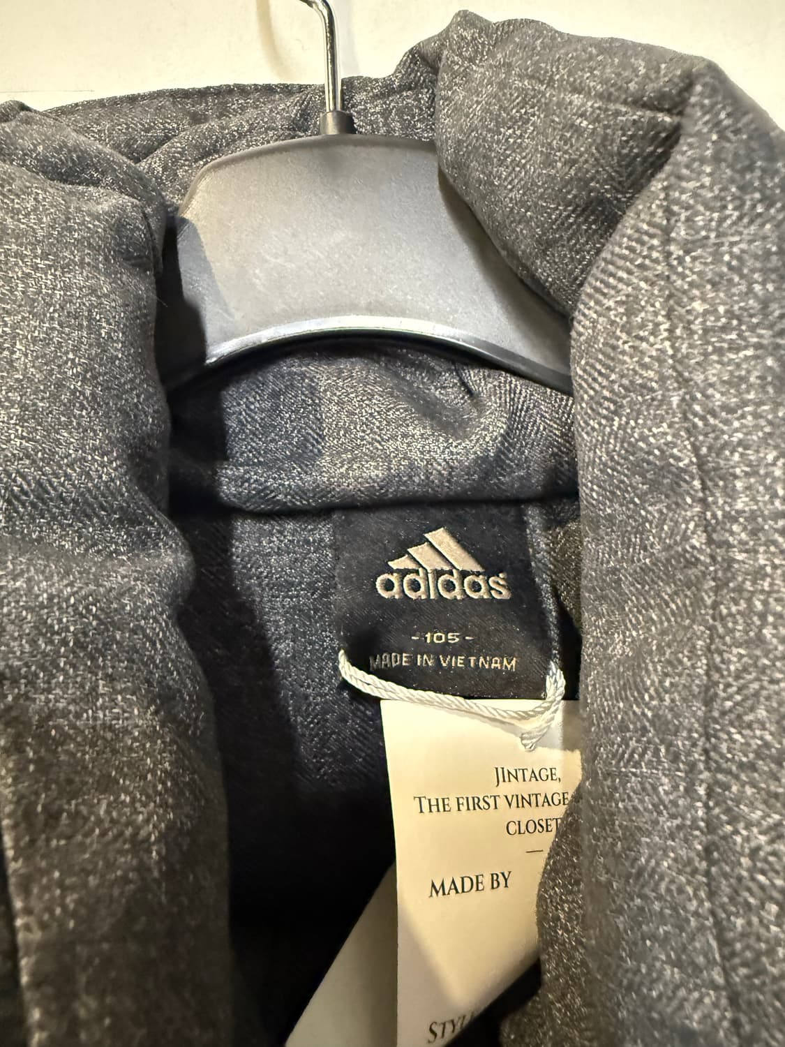 아디다스 챠콜 패딩 상품이미지3