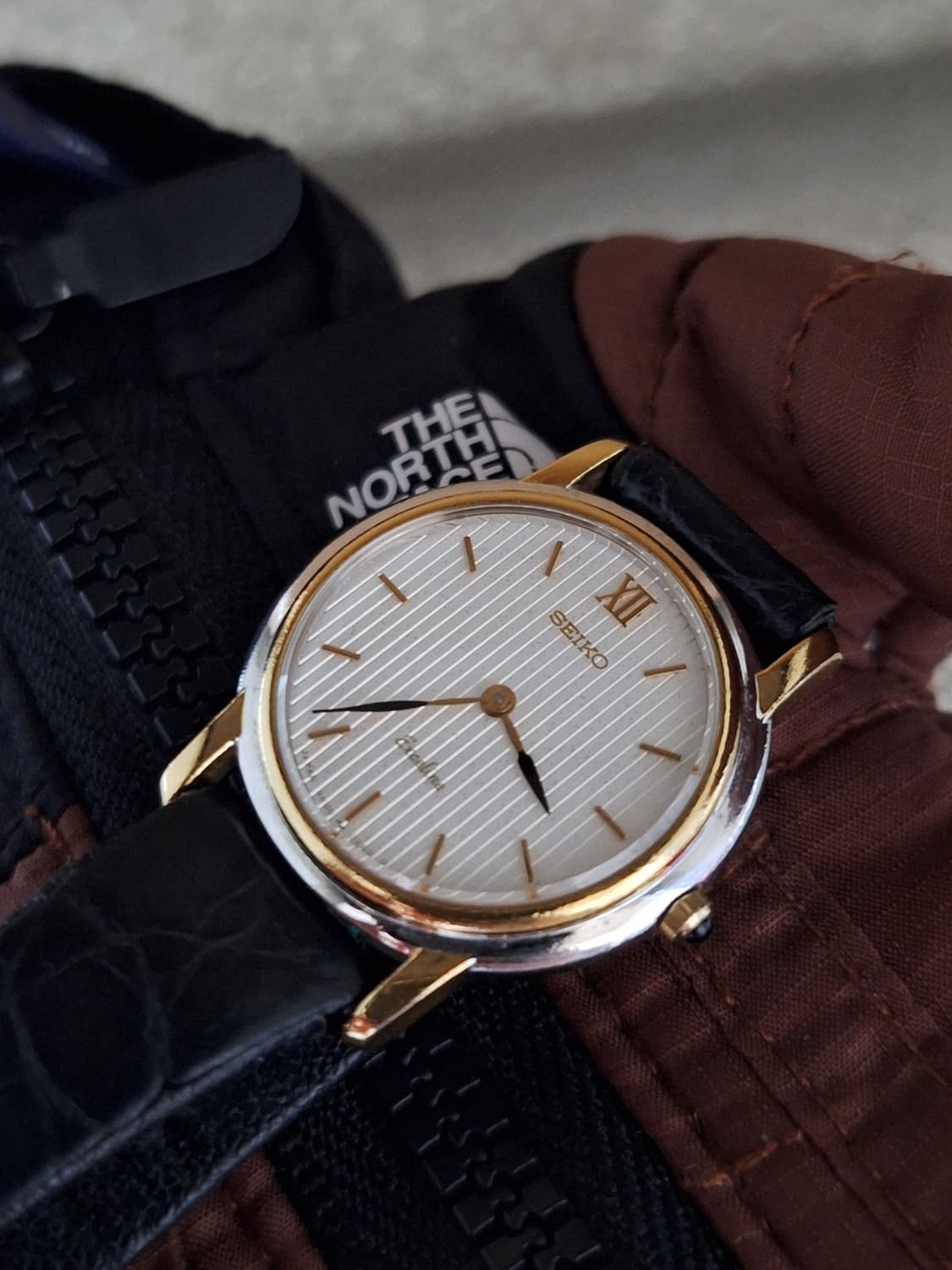 세이코 90s 빈티지 쿼츠 시계 판매합니다 상품이미지1