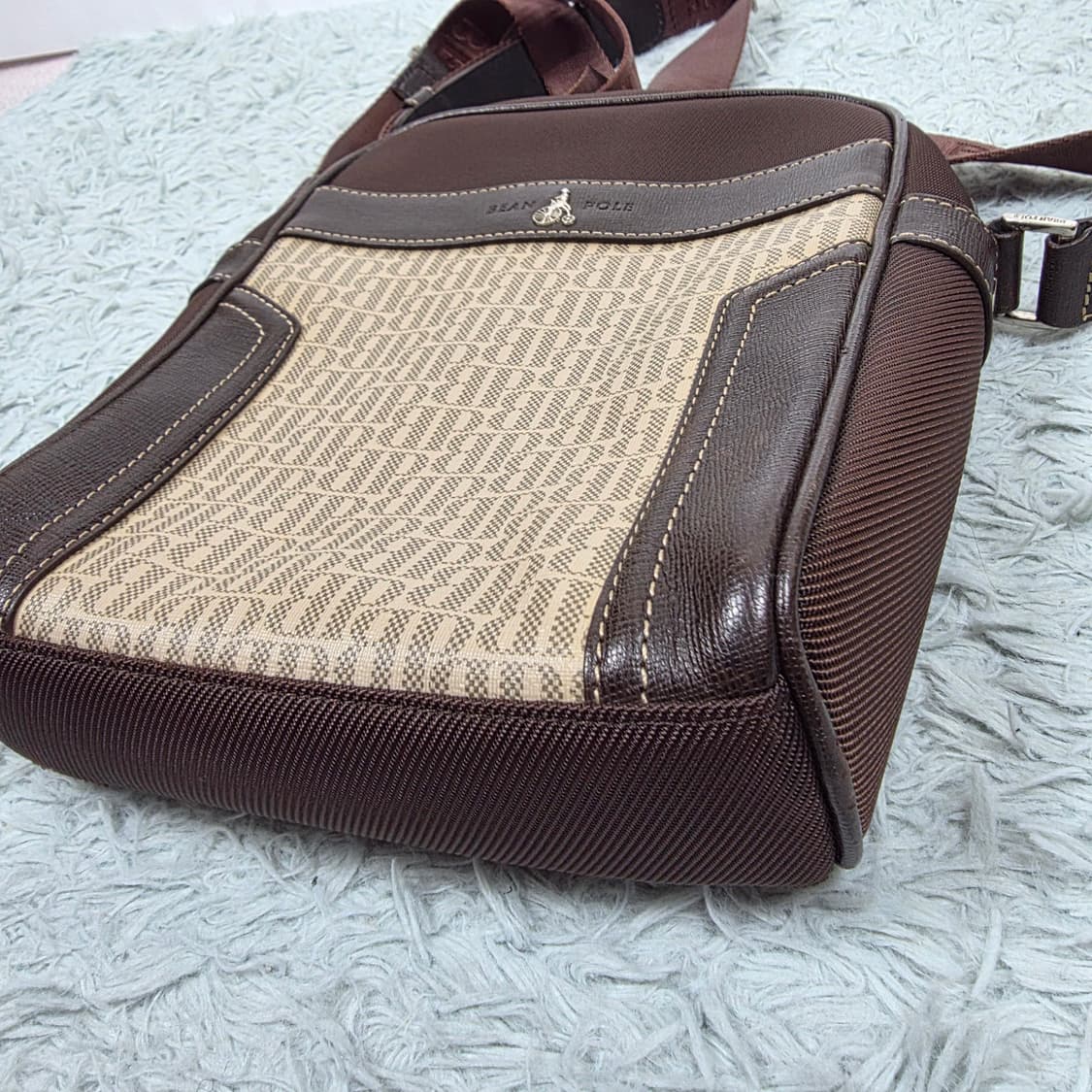 빈폴 BP 로고 패턴 크로스백 메신저백 브라운 상품이미지3