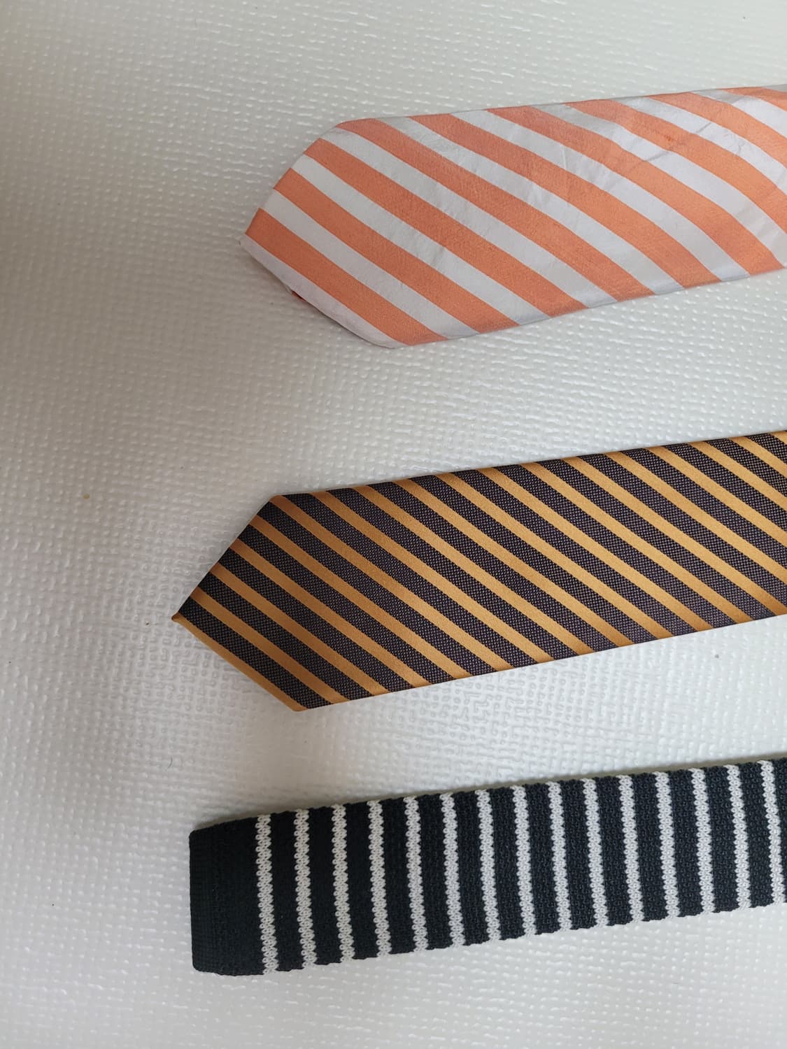 넥타이 3종 (스트라이프패턴 오렌지, 골드, 블랙) 상품이미지6