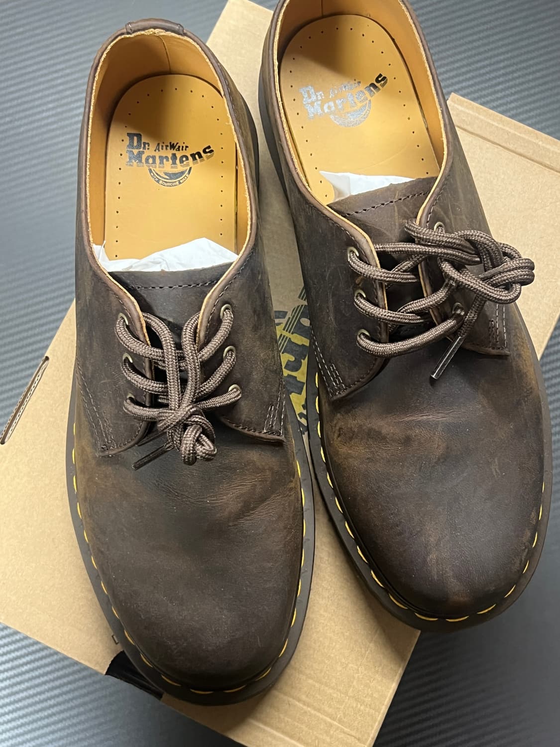 닥터마틴 1461 크레이지홀스 다크브라운 280 (UK9) 상품이미지3