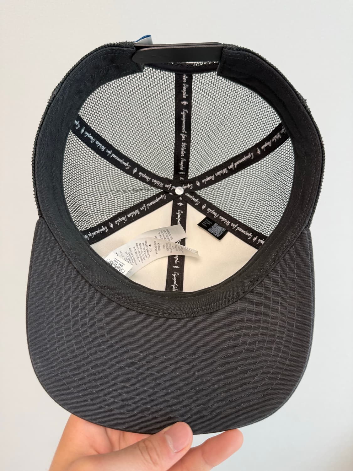 파타고니아 P-6 로고 트러커 캡 화이트 블랙 메쉬 상품이미지2