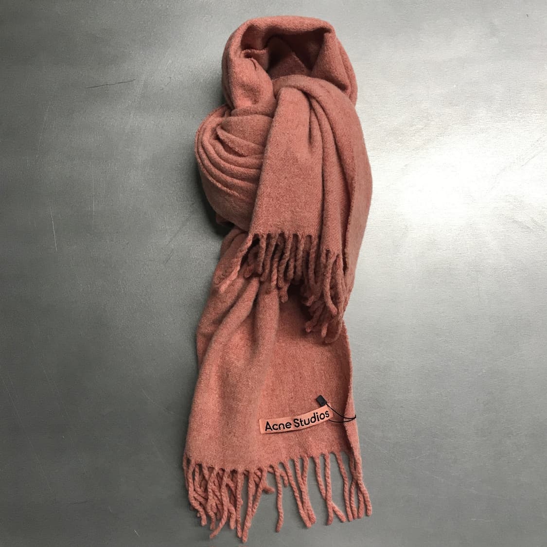 아크네스튜디오 머플러 상품이미지1