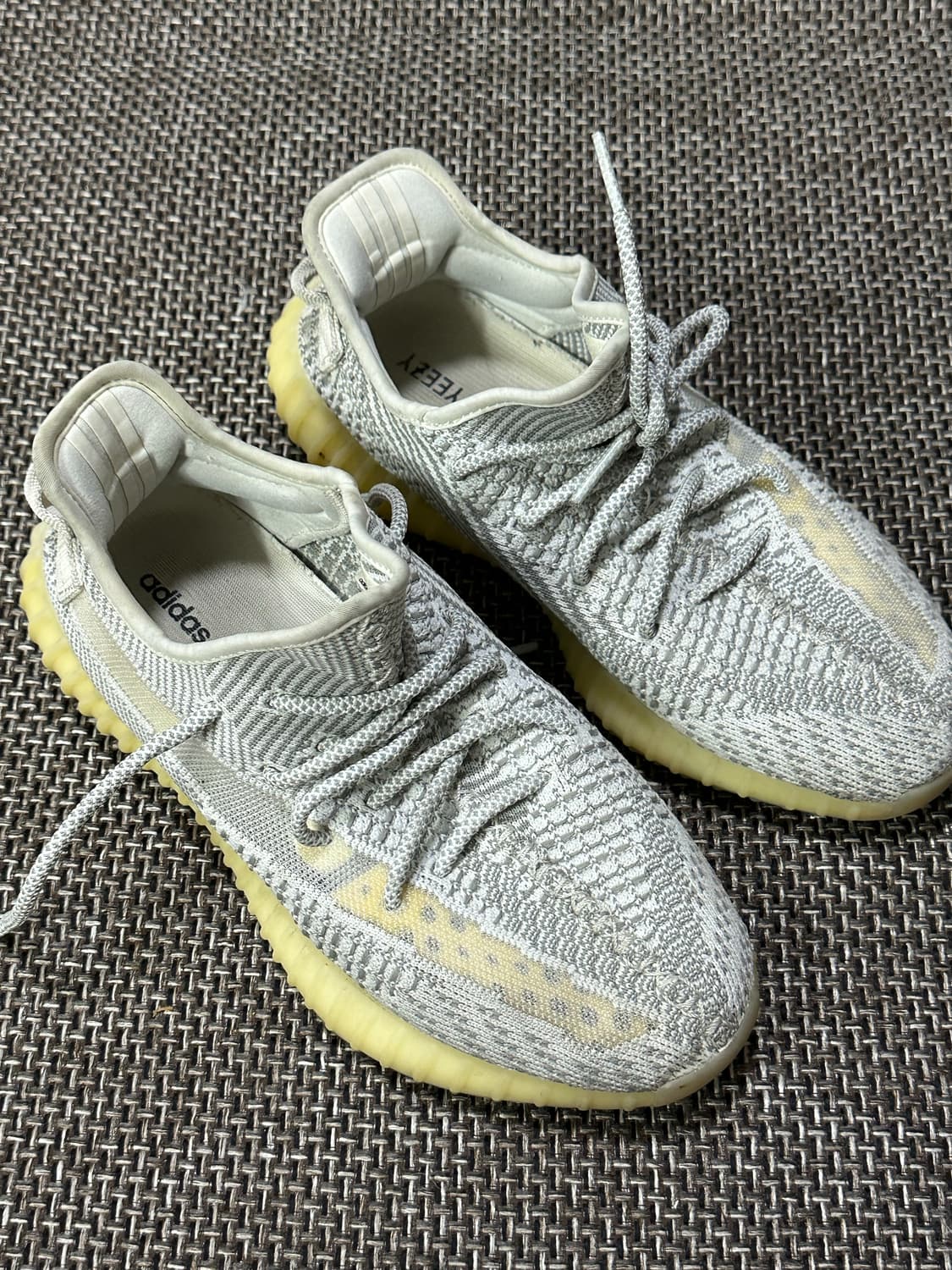 아디다스 이지부스트 350 스태틱 255사이즈 상품이미지3