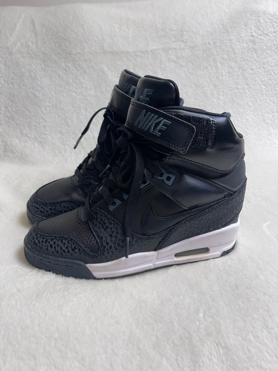 [235-240] 나이키 에어 레볼루션 스카이 하이 상품이미지3