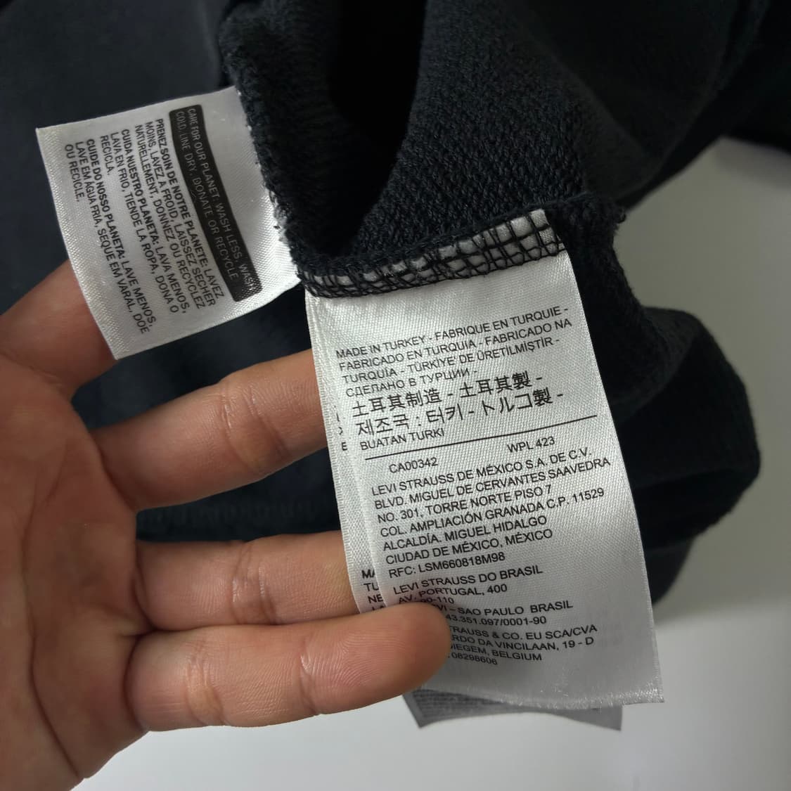 Levi's  리바이스 뉴욕 그래픽 블랙 맨투맨  상품이미지6