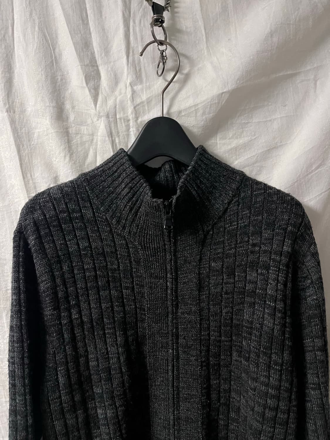 Charcoal Rib Vintage Knit Zip-Up 상품이미지3