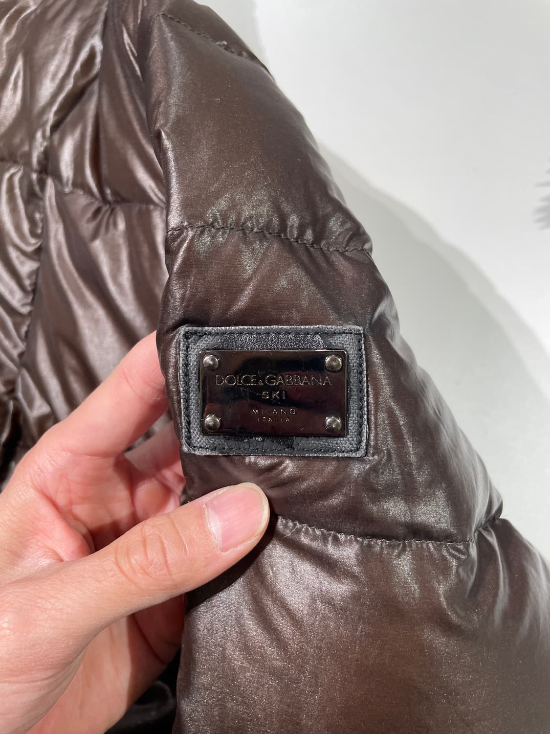 돌체 앤 가바나 딥 브라운 스키 클래식 구스 다운 후디 경량 패딩 상품이미지10