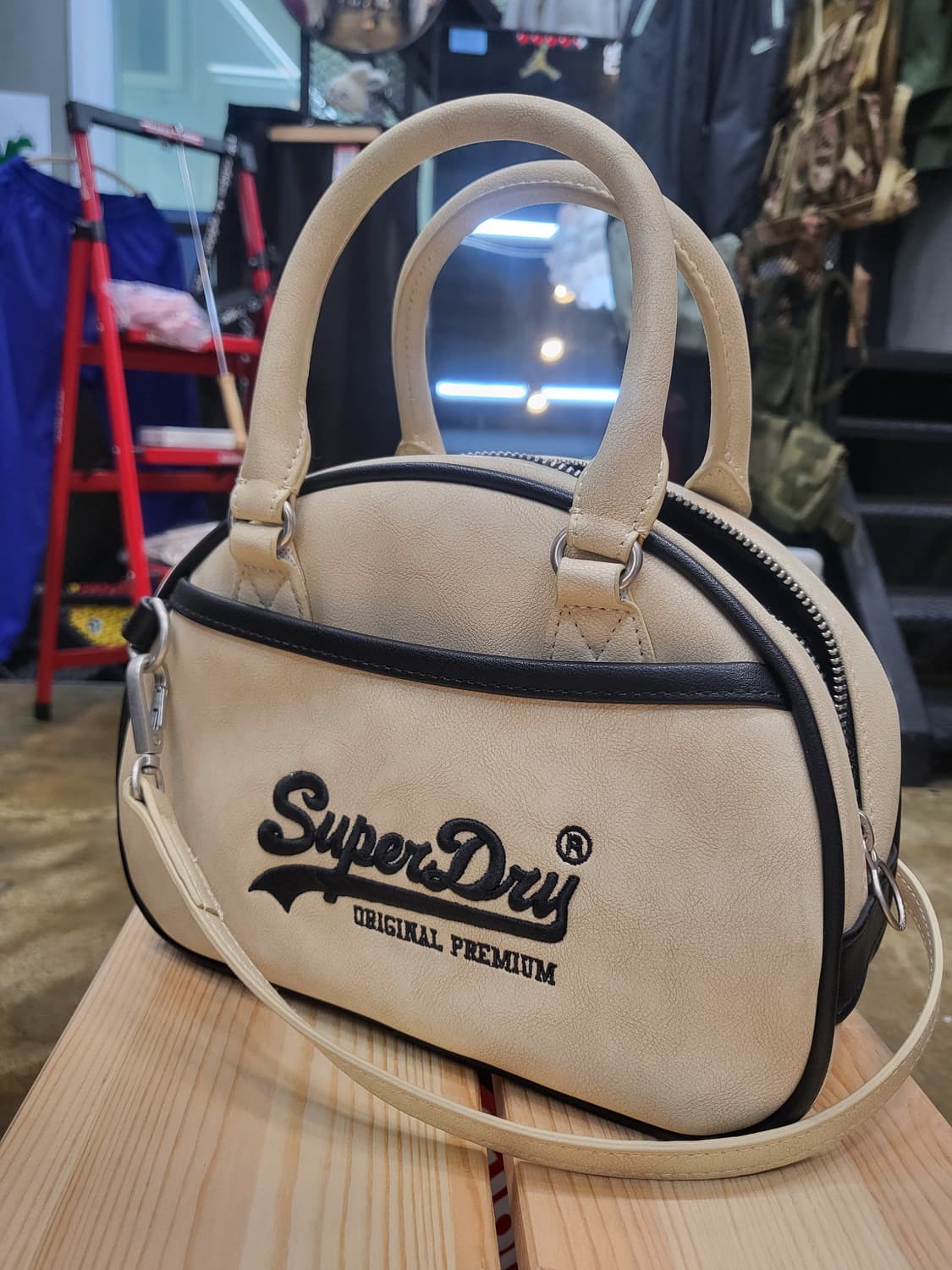 슈퍼드라이 크로스백 상품이미지1