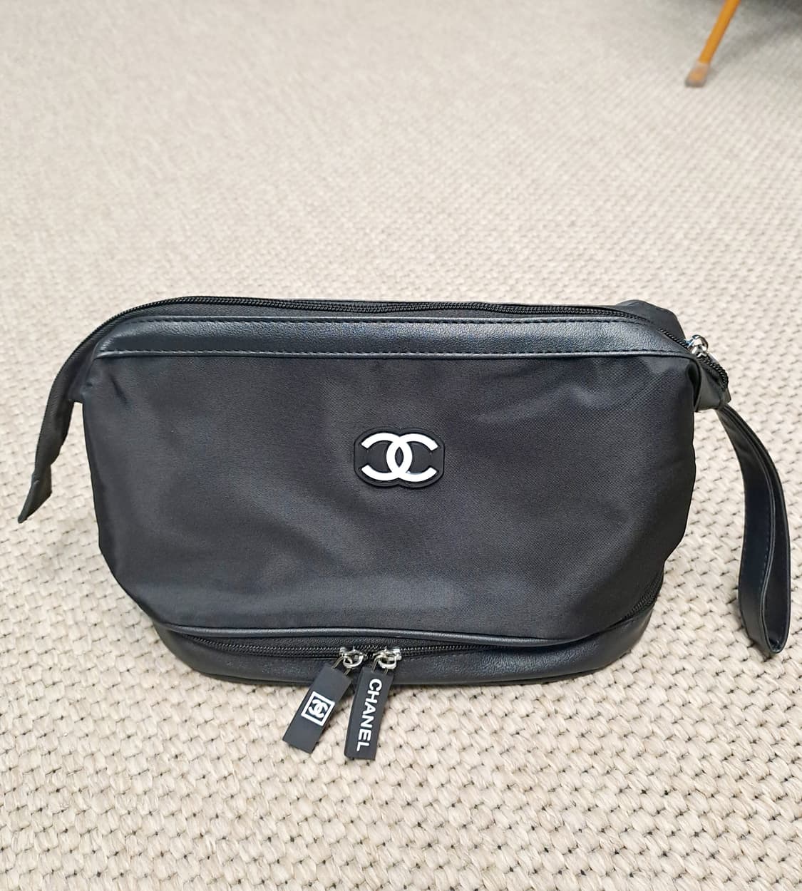 샤넬 2층 방수 파우치 상품이미지3