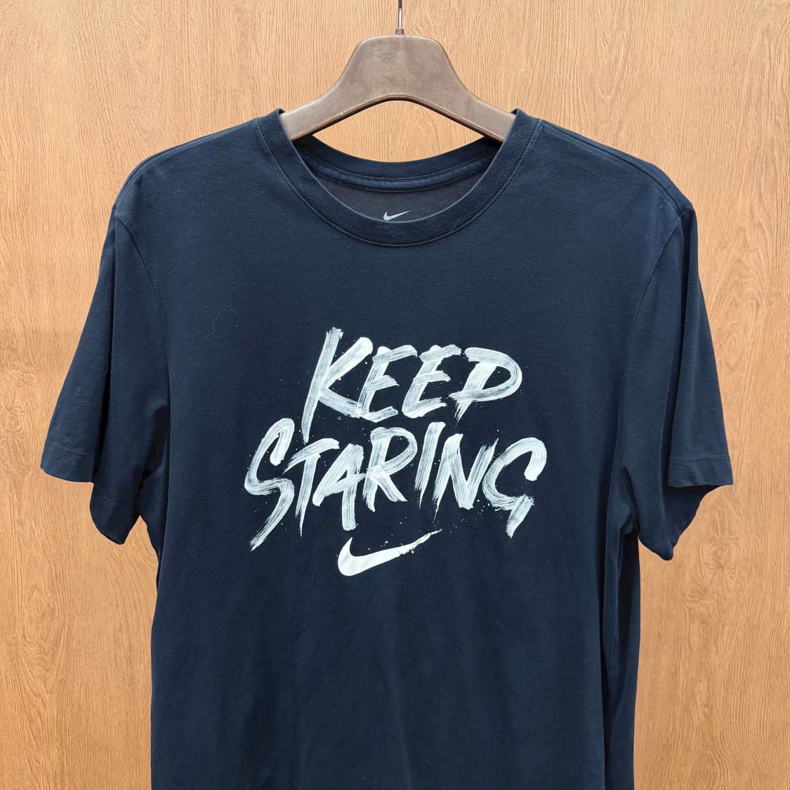 나이키 라운드넥 반팔 티셔츠 레터링 프린팅 디테일 루즈핏 네이비 상품이미지4