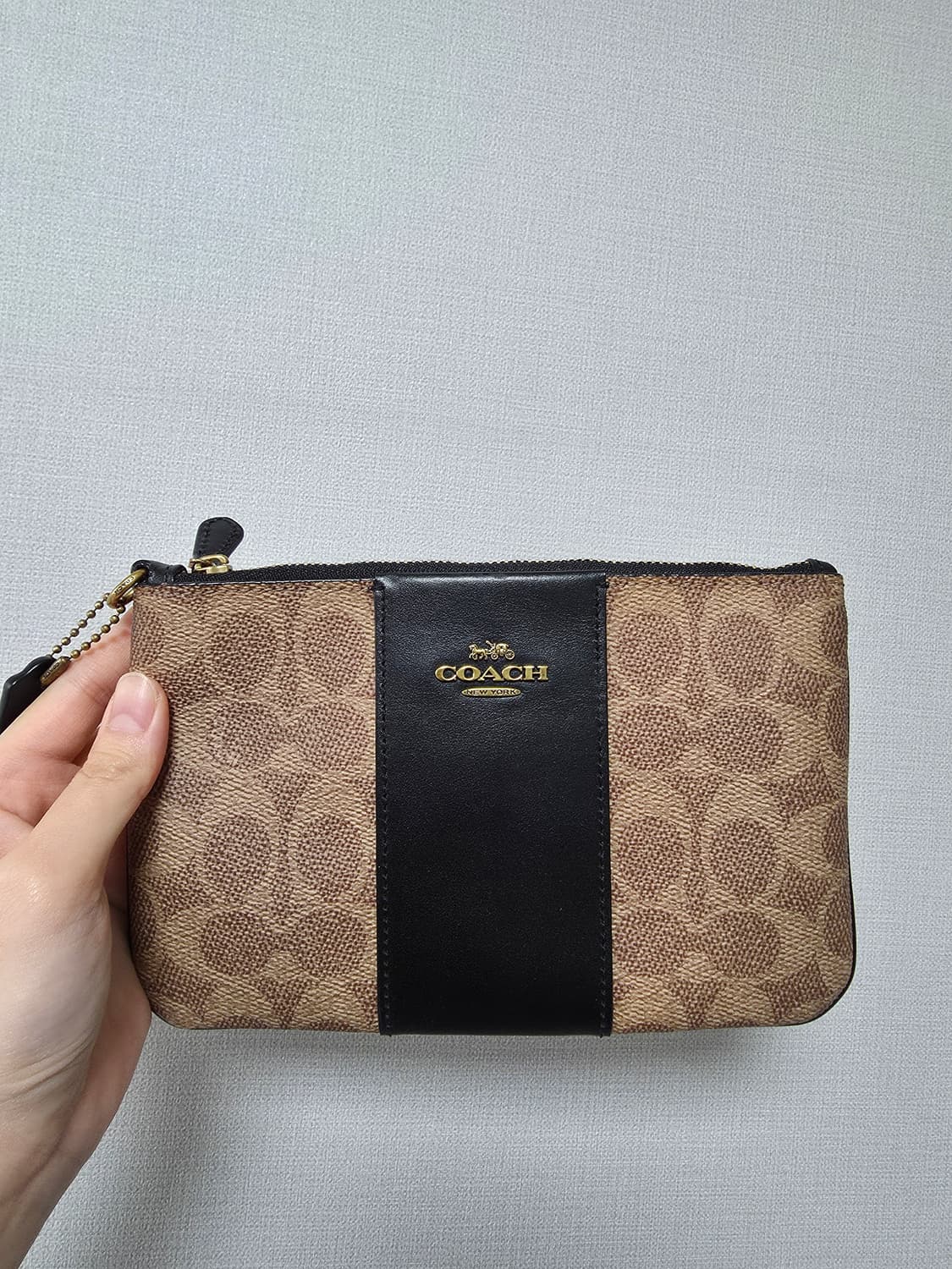 [코치] 시그니처 캔버스 코너 지퍼 리스틀릿 상품이미지1