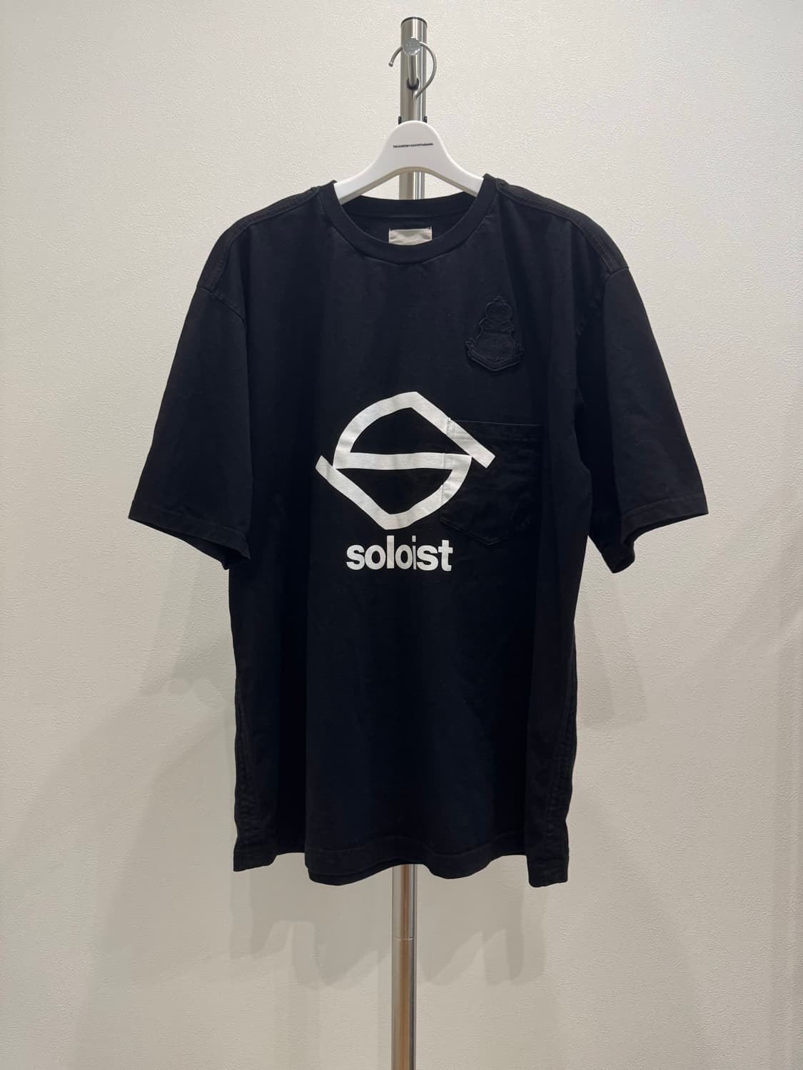 솔로이스트 24ss 오버사이즈 엠블럼 티셔츠 상품이미지1